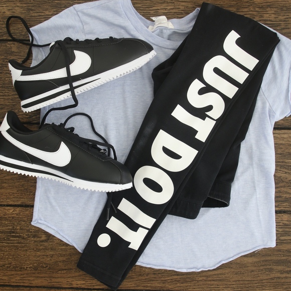 Nike Pants - Nike Leggings Nike Pants - Nike Leggings